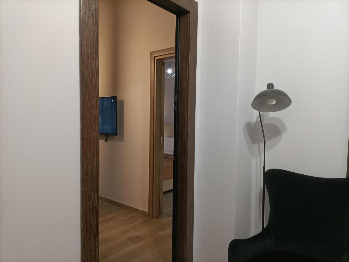 Modern Comfy Apartment Атина Екстериор снимка