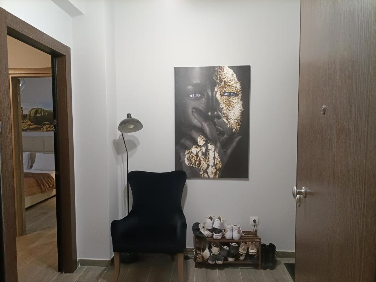 Modern Comfy Apartment Атина Екстериор снимка