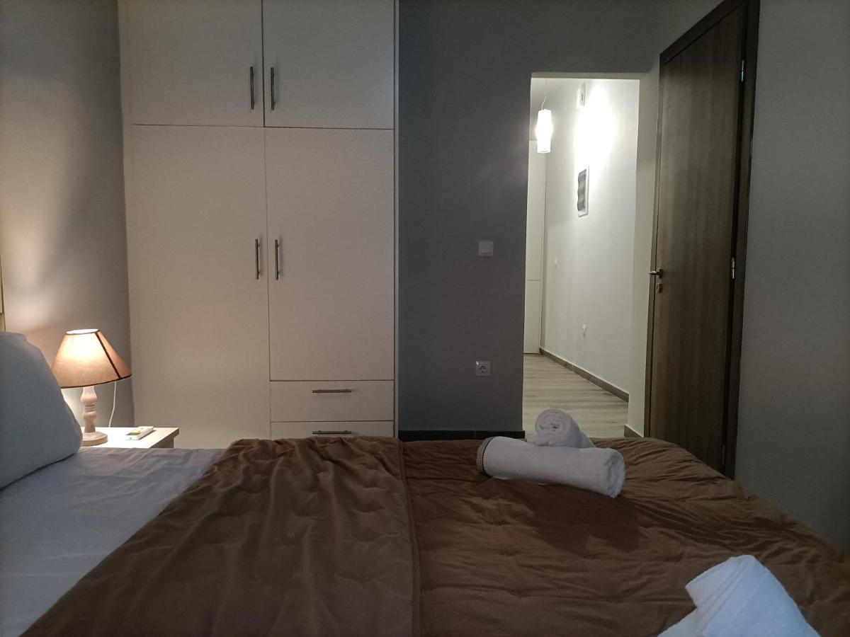 Modern Comfy Apartment Атина Екстериор снимка