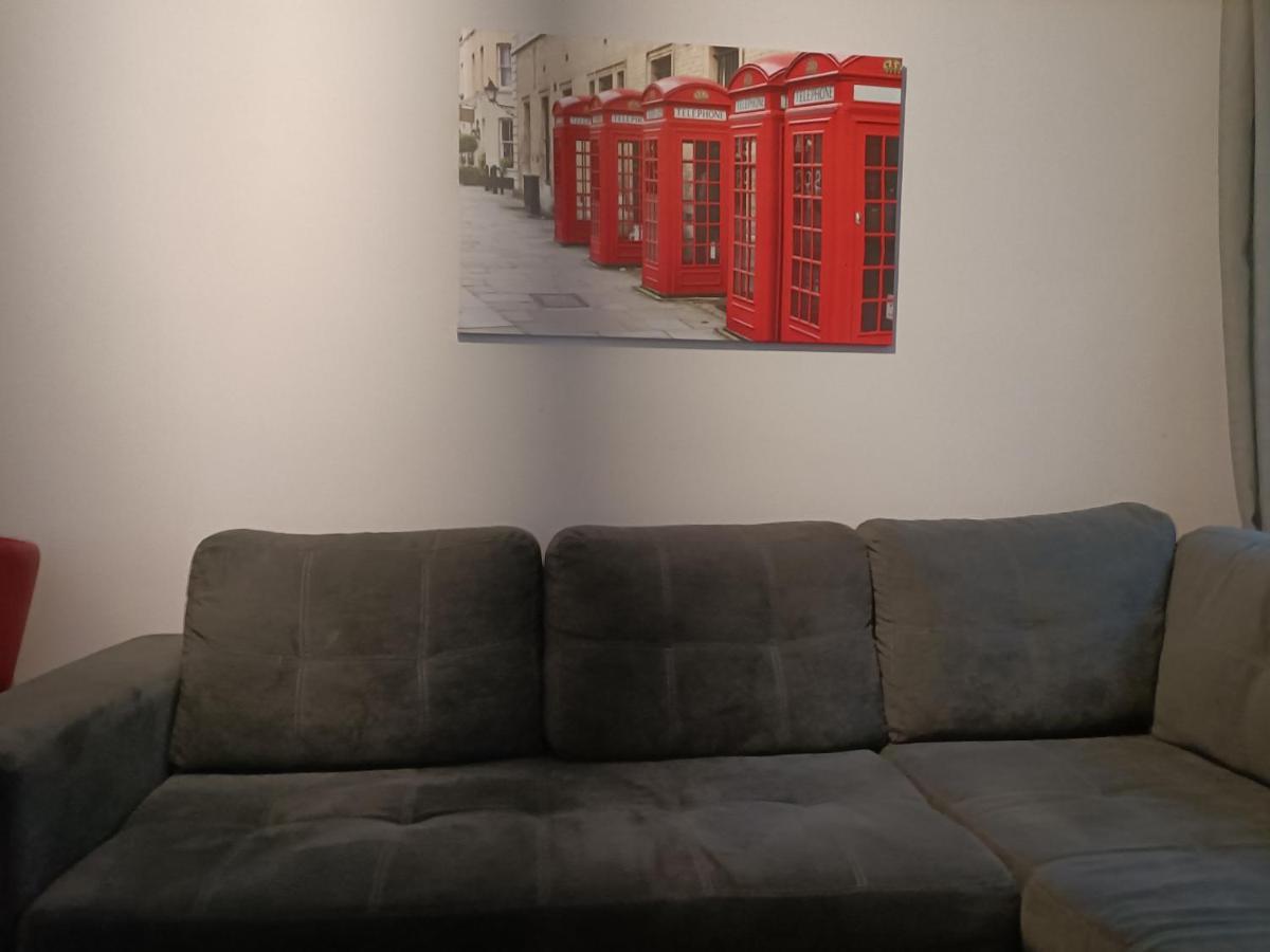 Modern Comfy Apartment Атина Екстериор снимка